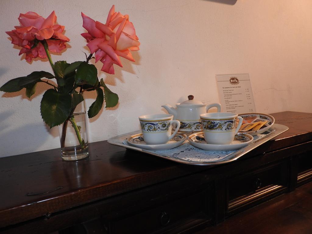 Relais Borgo Di Toiano Guest House Sovicille Exterior photo