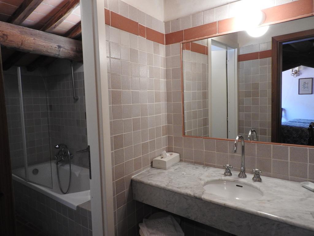 Relais Borgo Di Toiano Guest House Sovicille Exterior photo