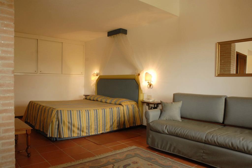 Relais Borgo Di Toiano Guest House Sovicille Exterior photo