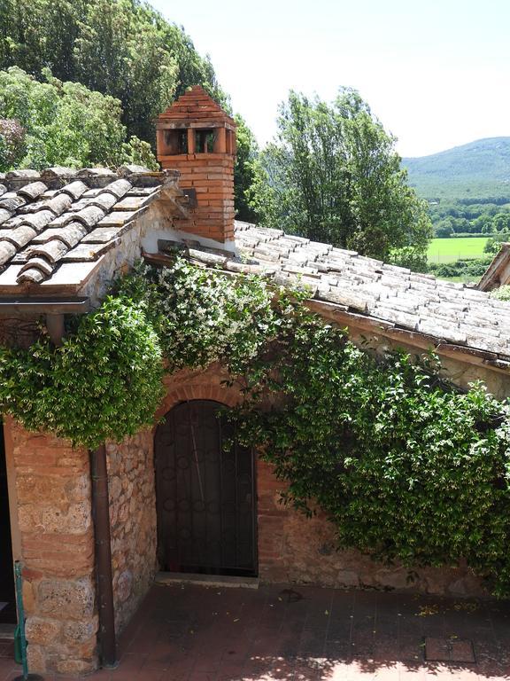 Relais Borgo Di Toiano Guest House Sovicille Exterior photo