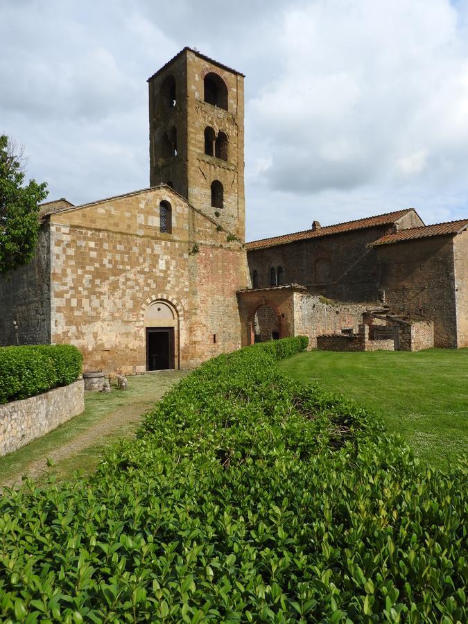 Relais Borgo Di Toiano Guest House Sovicille Exterior photo